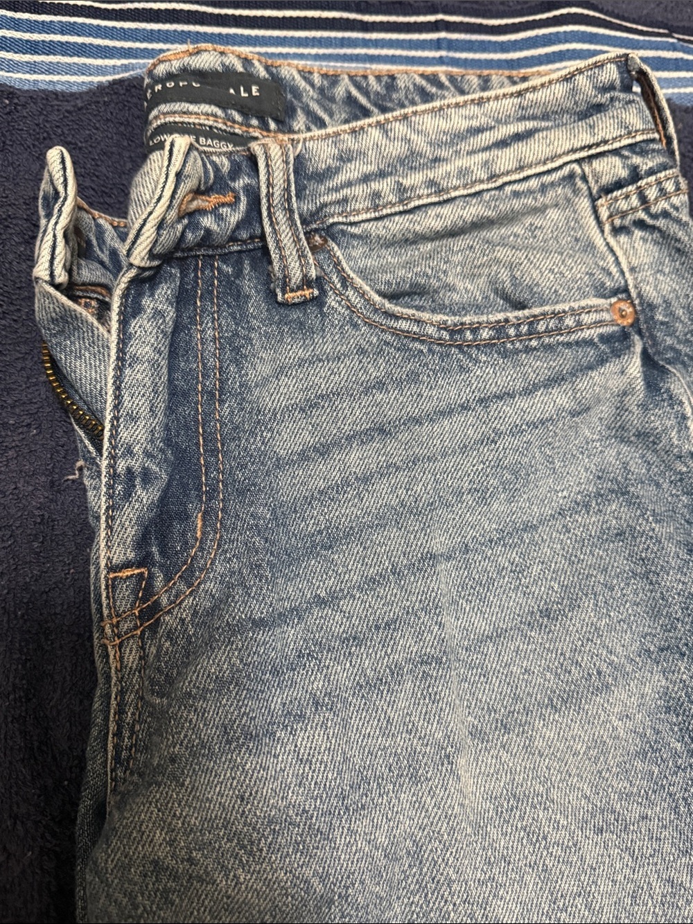 Aeropostale Low Rise Baggy Light Blue Straight Leg Jeans size 00 Short - Picture 2 of 16